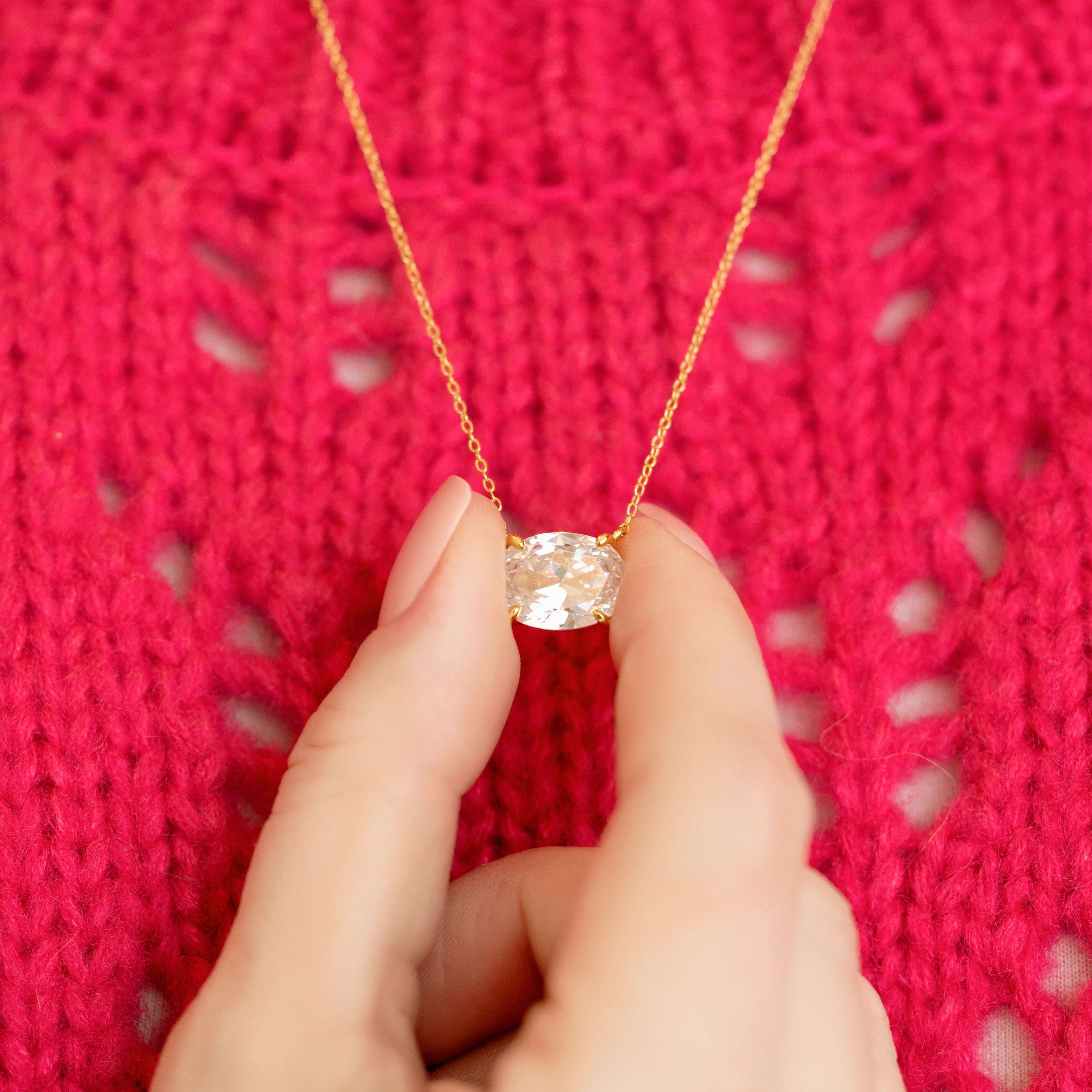 Dolly Necklace in Gold