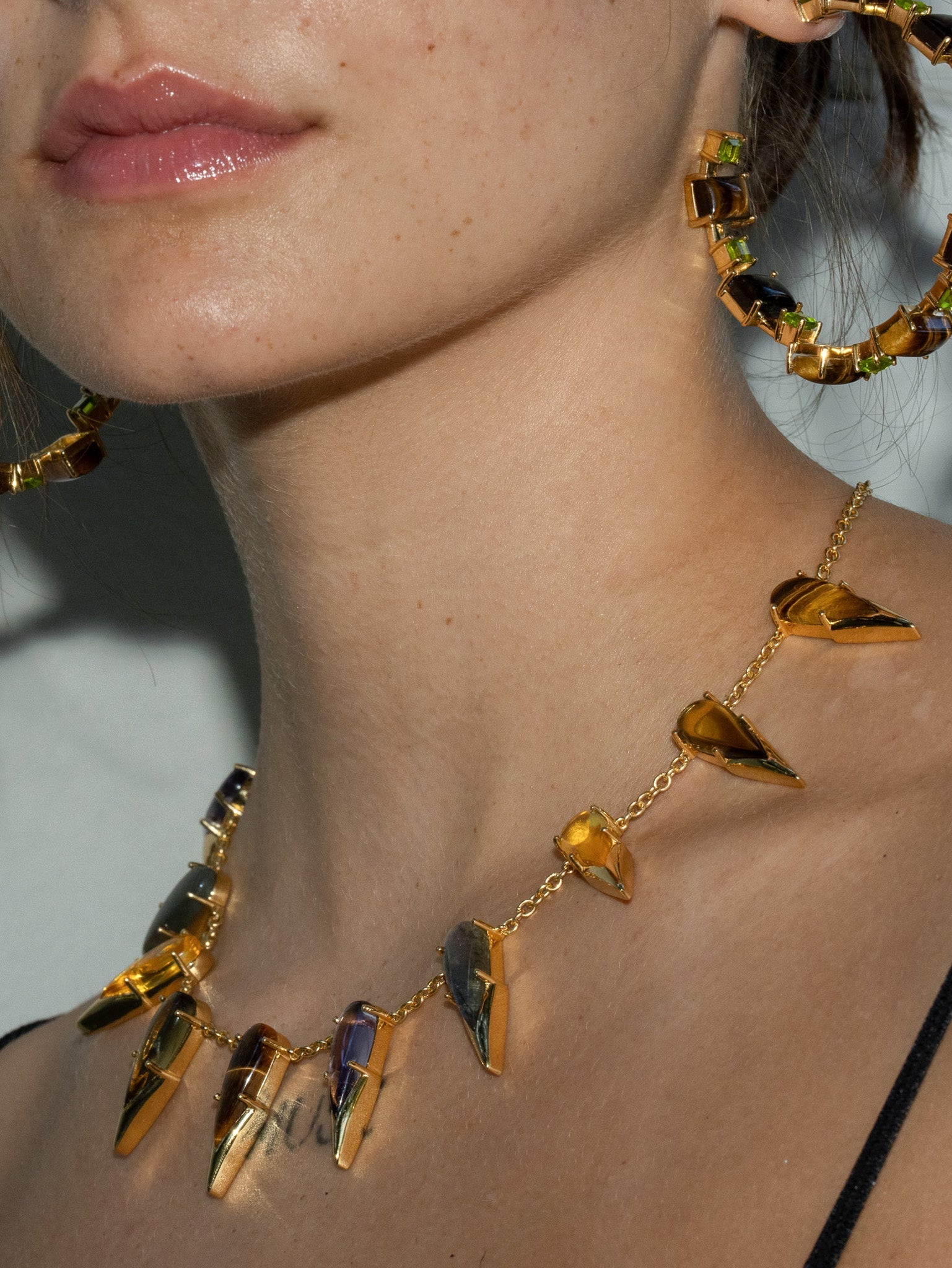 Saber Tooth Necklace in Angora (Gold)